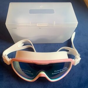 New RESHEIR Lash Protective Swim Googles